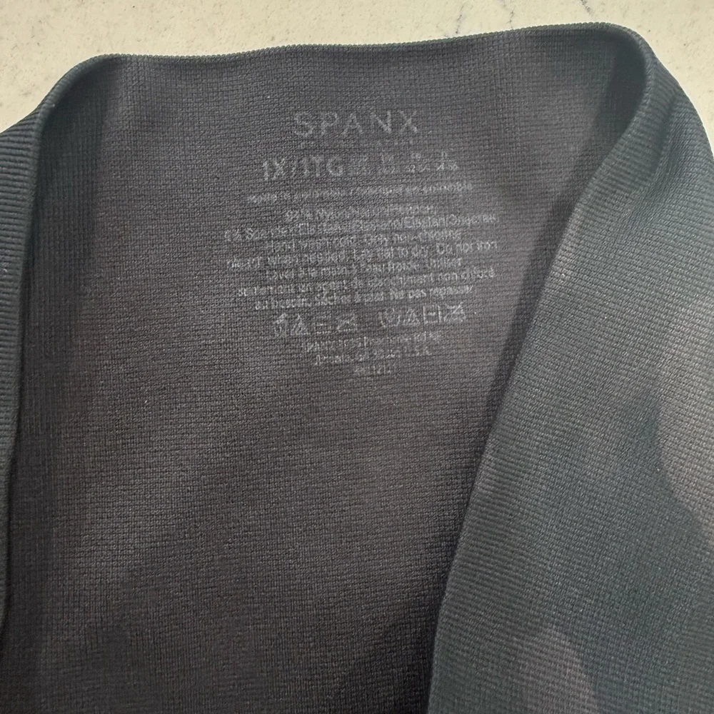 Spanx Black Gray Camo Compression Leggings Size 1X 1TG High Rise